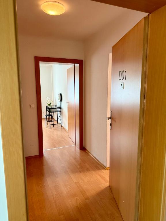 Entrance Apartment D01