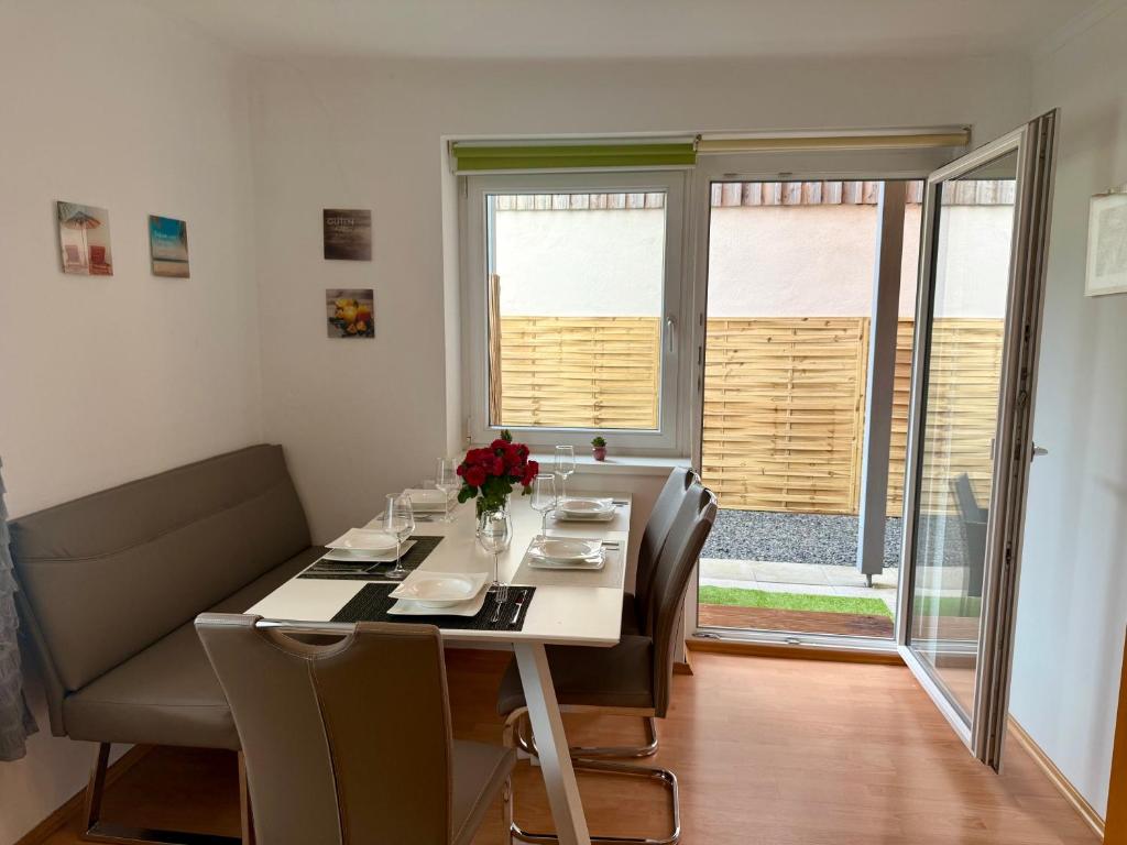 Dining area with terrace Apartment D01