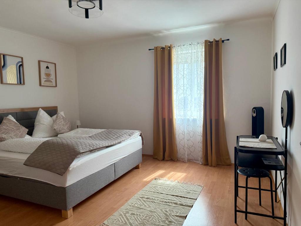Bedroom with desk Apartment D01