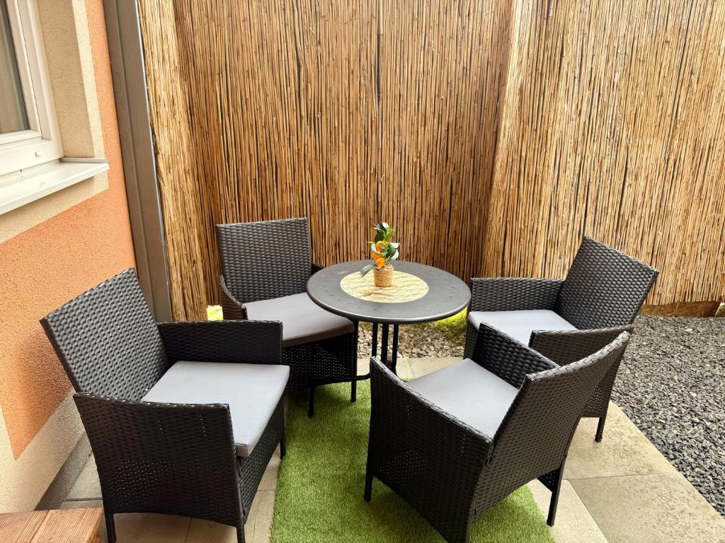 Terrace seating area Apartment D01