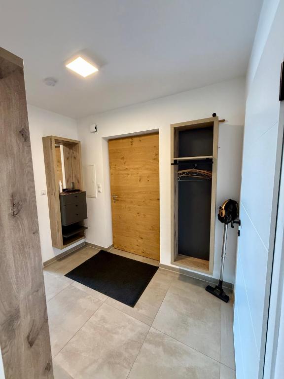 Wardrobe area Top 1