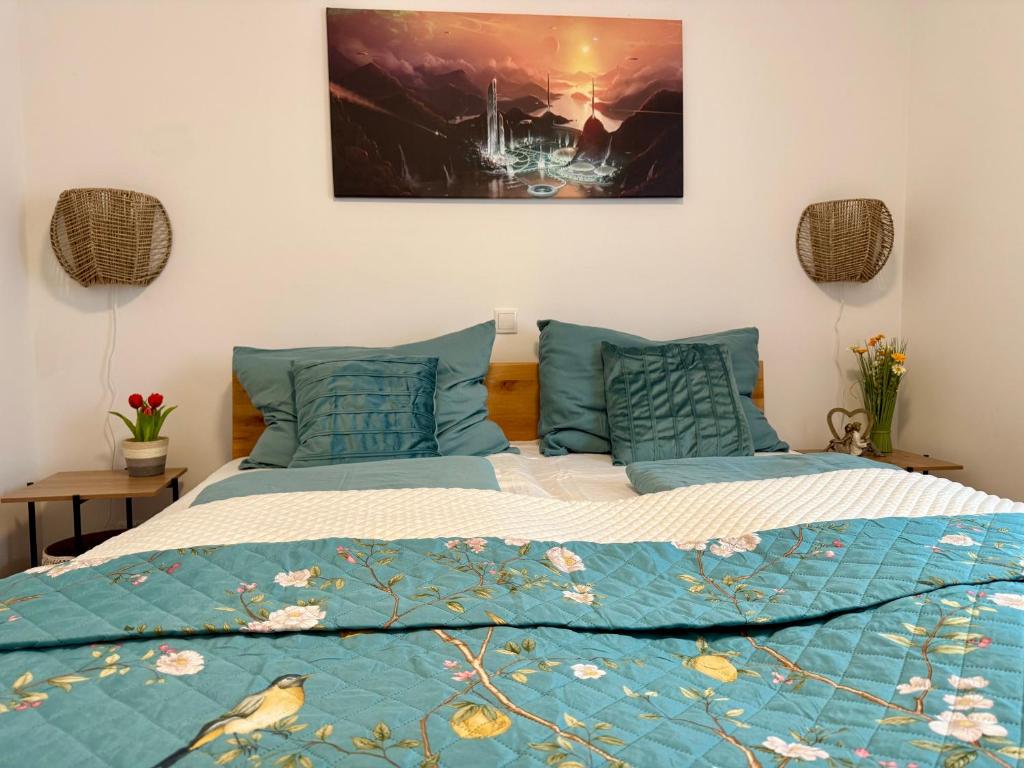 Bedroom detail Top 1