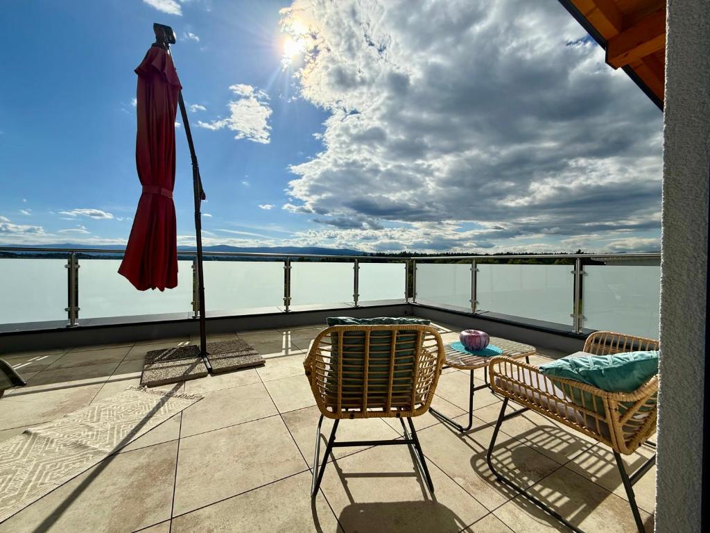 Terrace seating area Top 1