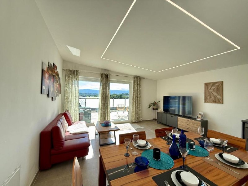 Living area with balcony Top 1