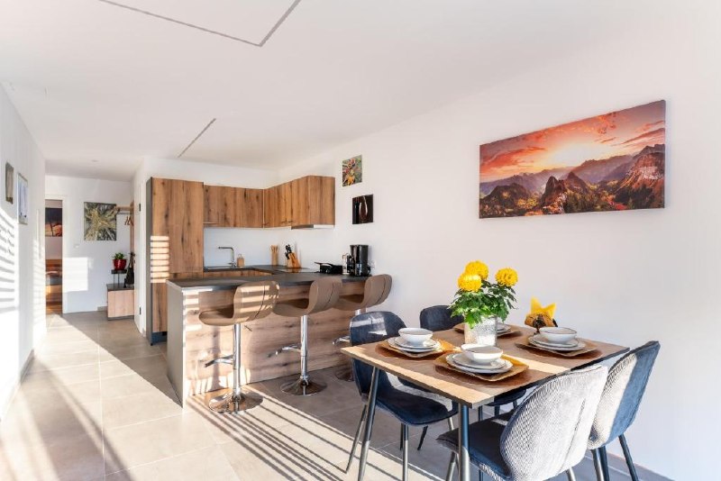 Sunny kitchen and dining area Top 2